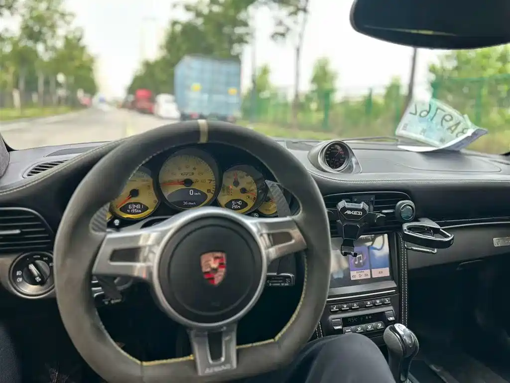 Фото 8 - Porsche 911