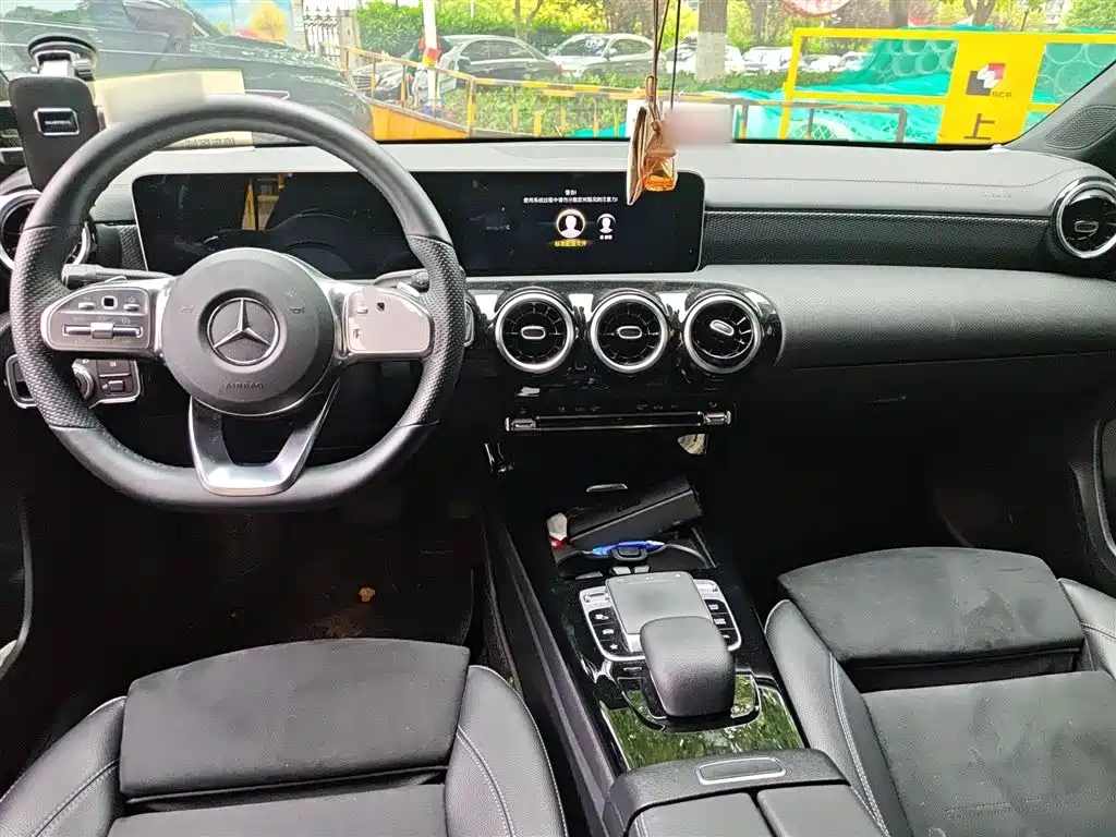 Mercedes-Benz A-Class 2019 Facelift A 200 L Sports Sedan фото 13