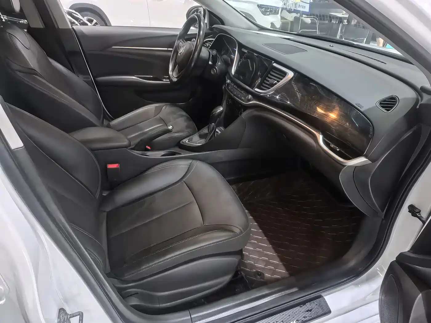 Фото 15 - Buick Excelle