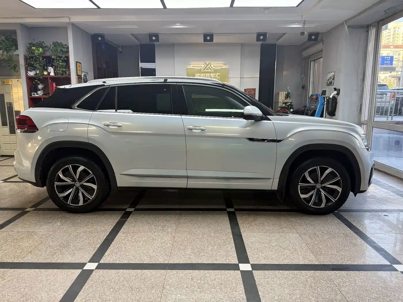 صورة 4 - Volkswagen Teramont