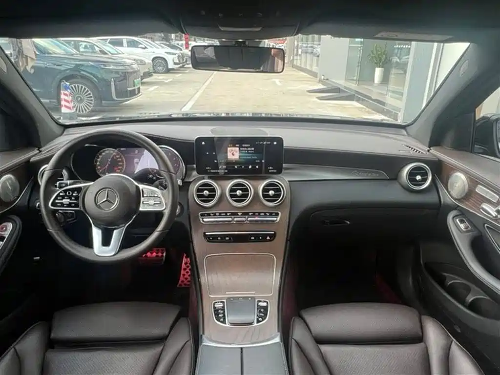 Mercedes-Benz GLC 2022 Facelift GLC 300 L 4MATIC Dynamic Collector's Edition фото 4