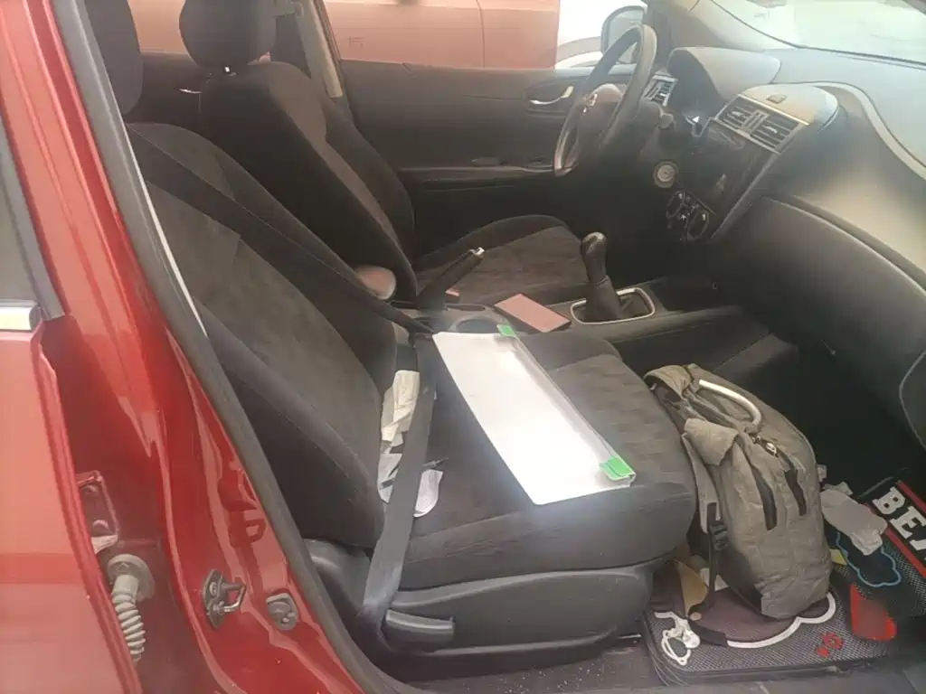 Photo 25 - Nissan Tiida