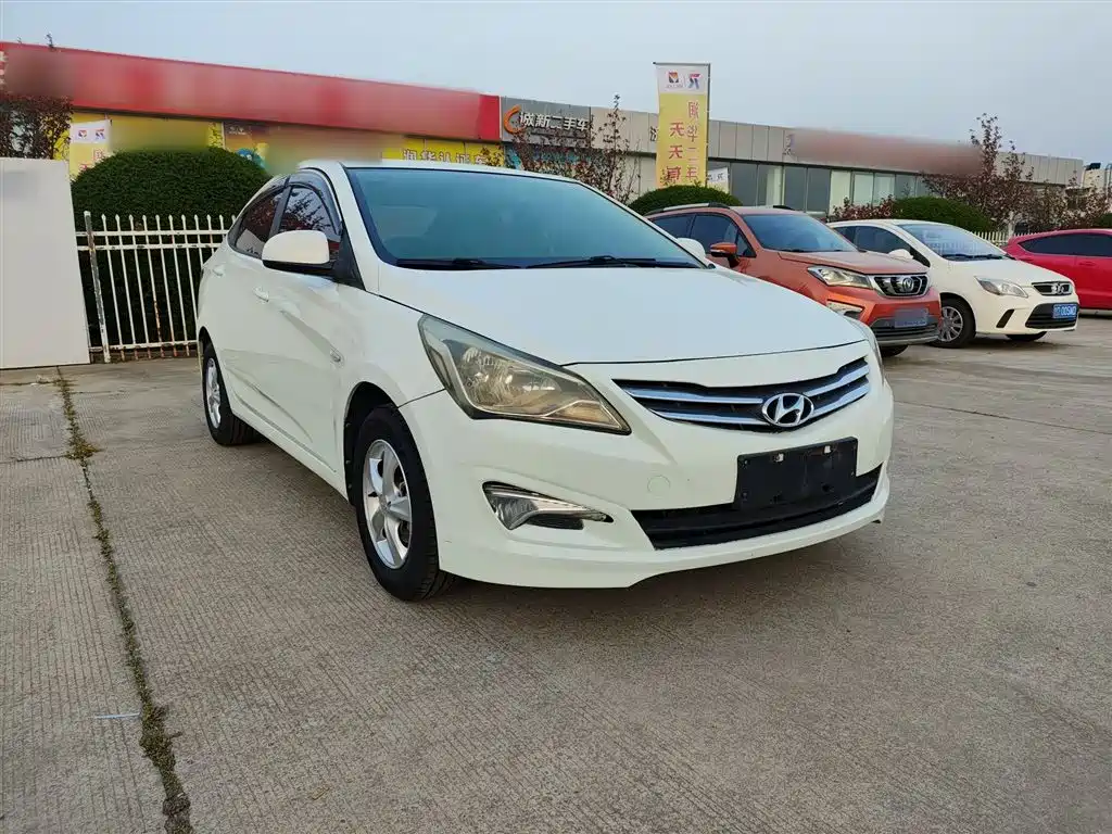 Hyundai Verna 2014 1.4L Manual Smart GLS фото 22