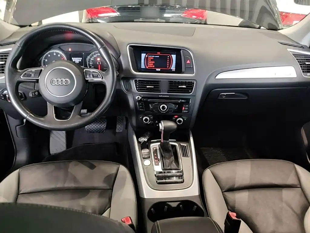 Audi Q5 2017 Plus 40 TFSI Technology фото 10