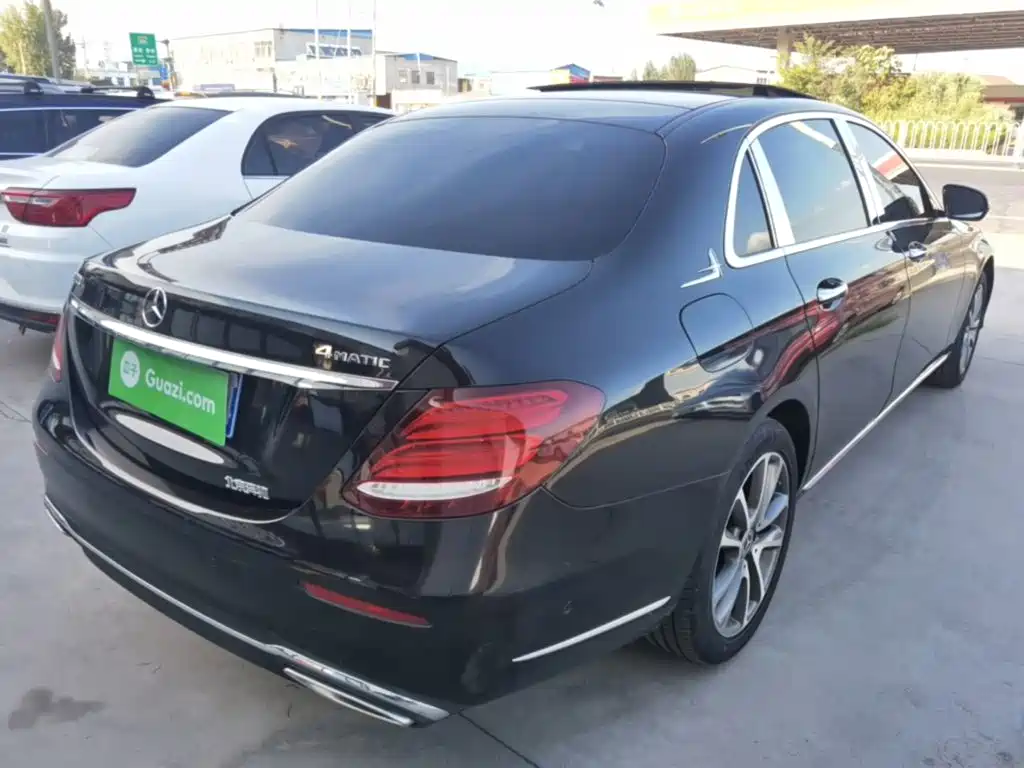 Photo 7 - Mercedes-Benz E-Class