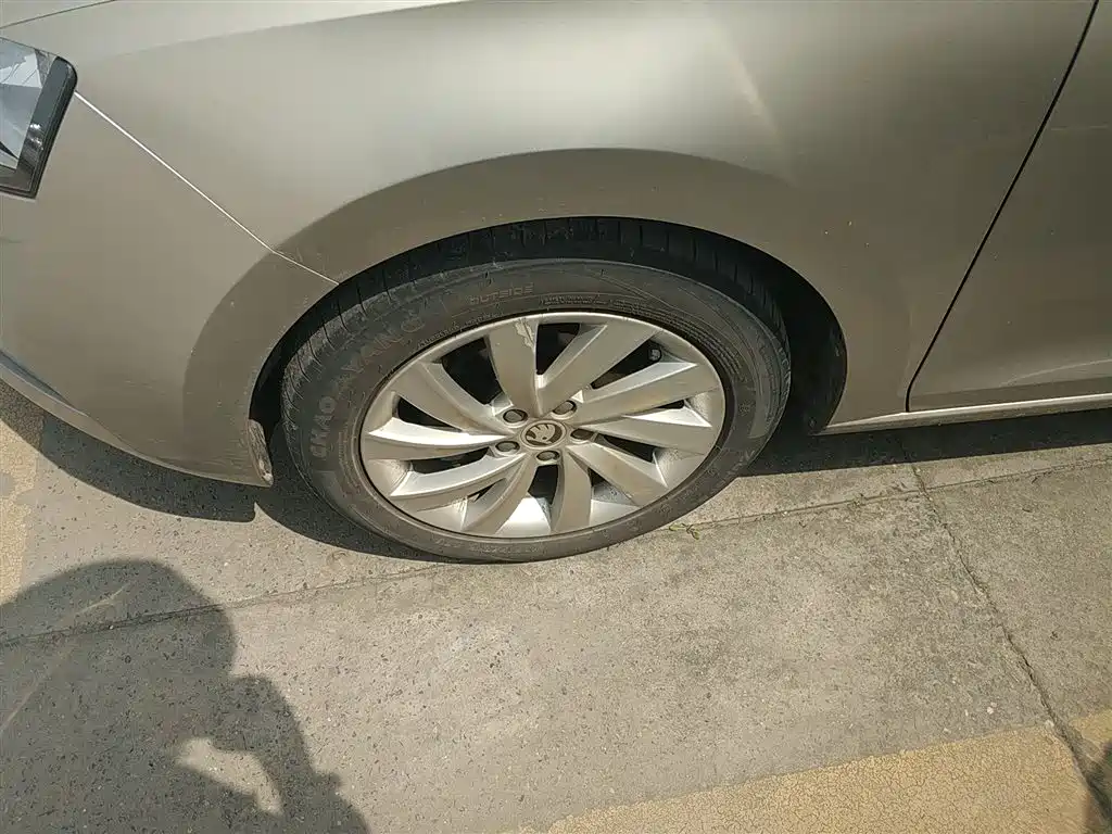 Škoda Rapid 2018 1.6L Automatic Comfort Edition фото 25
