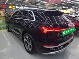 Photo 5 - Audi e-tron