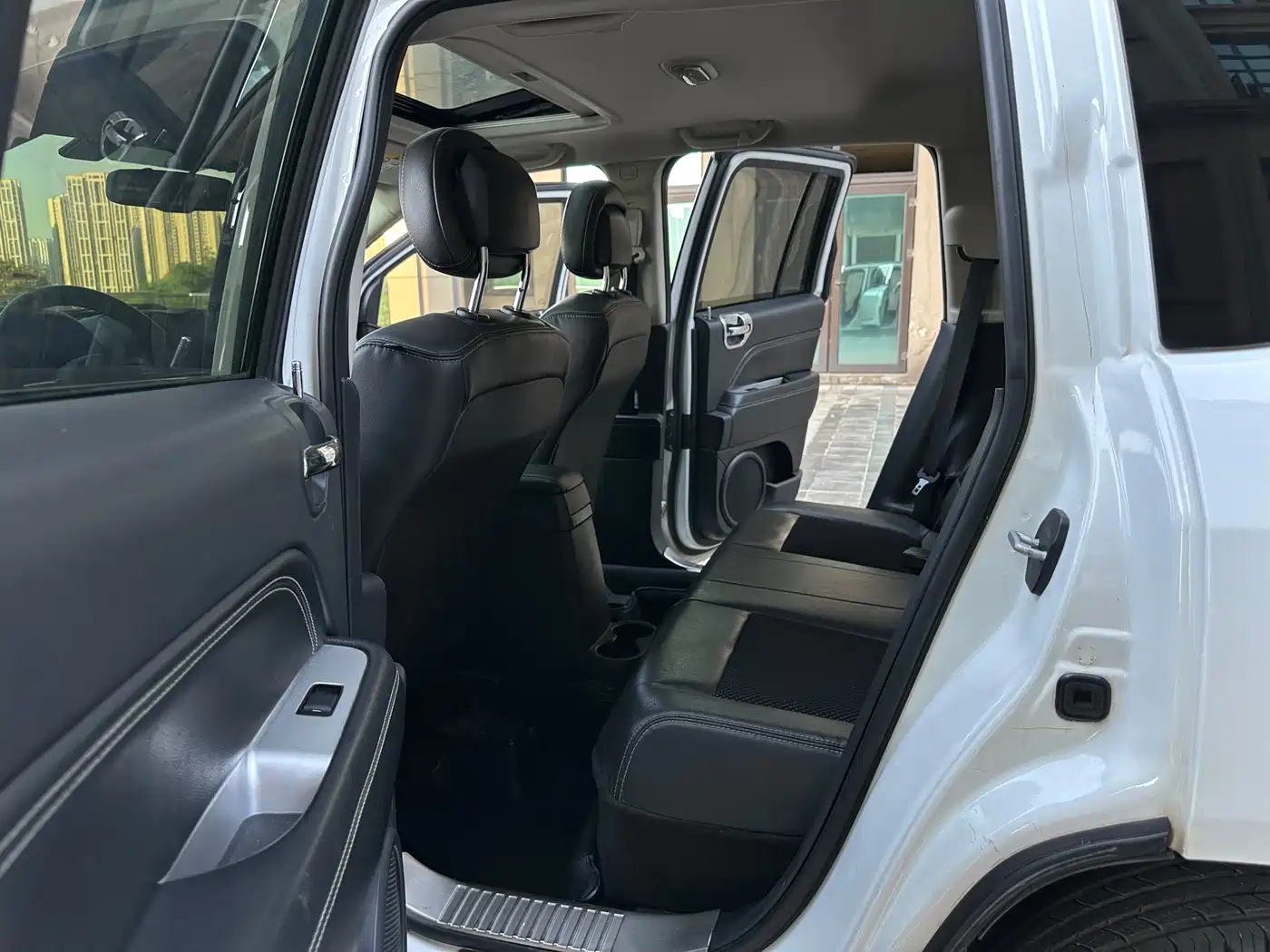 Jeep Compass (Import) 2015 2014 Facelift 2.4L 4WD Luxury Edition
