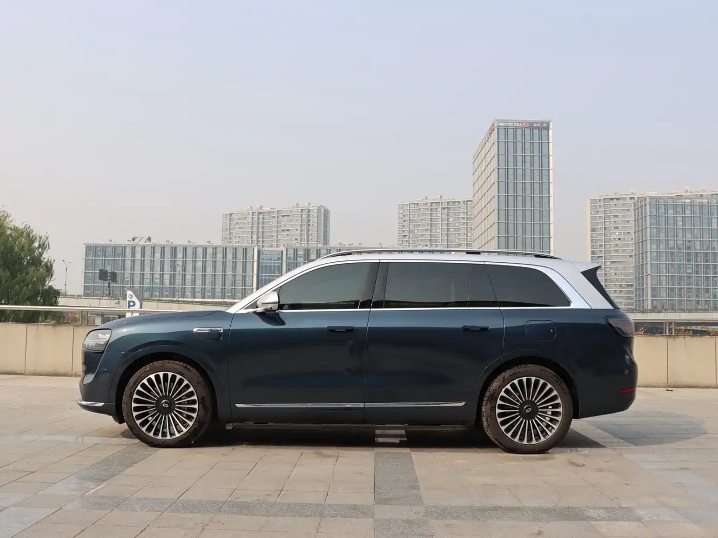AITO Wenjie AITO M9 2025 Extended Range Max 52kWh 6-Seater фото 3