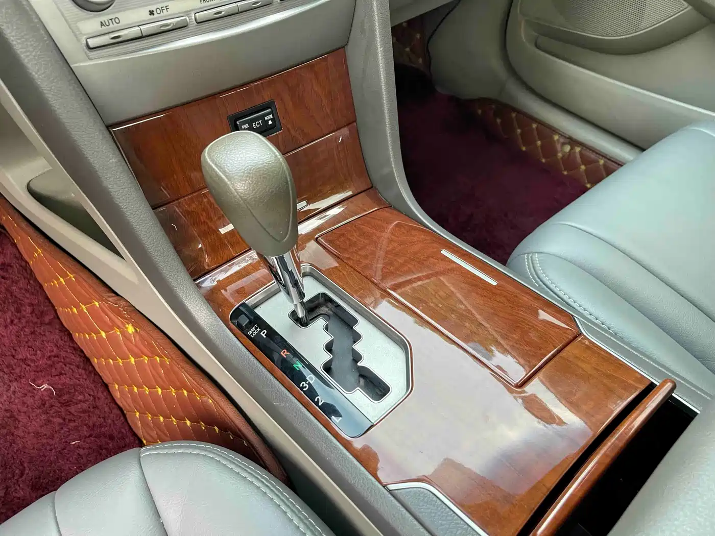 Toyota Camry 2014 2013 200E Classic Elite Edition