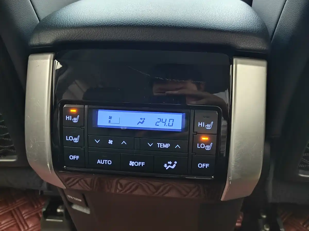 Toyota Prado 2019 2018 3.5L Automatic TX-L Rear-mounted Spare Tire