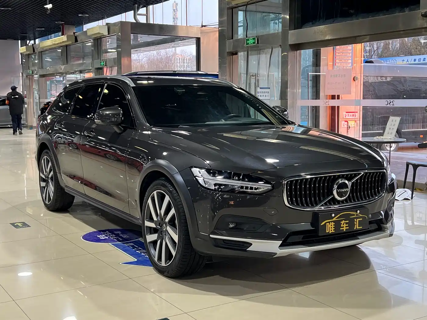 VOLVO V90