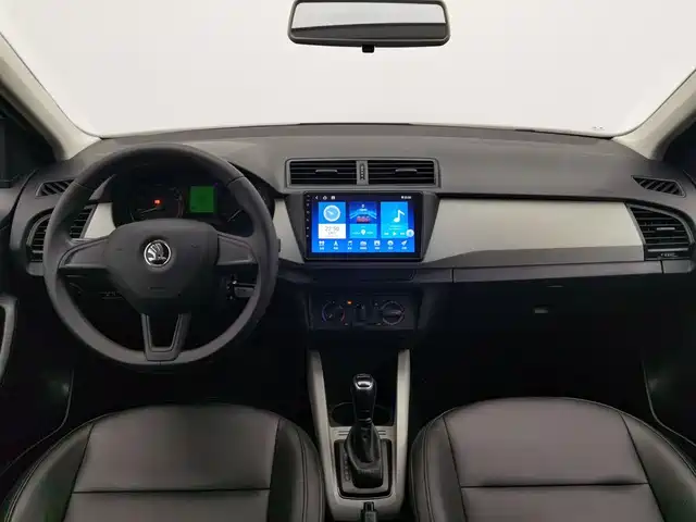 Škoda Fabia 2015 1.4L Automatic Advance Edition — фото 5