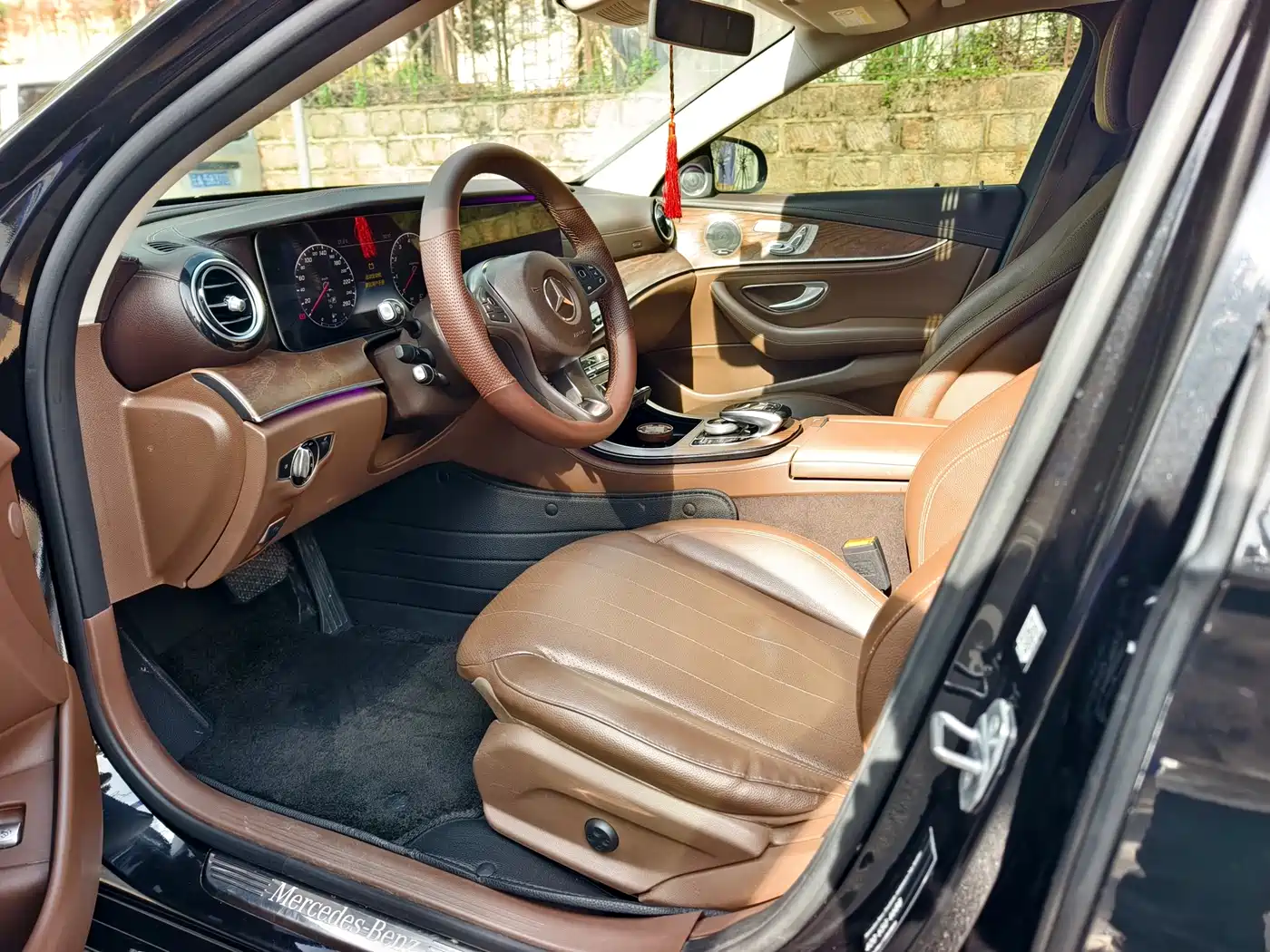 Mercedes-Benz E-Class 2016 E 300 L Fashion Type фото 4