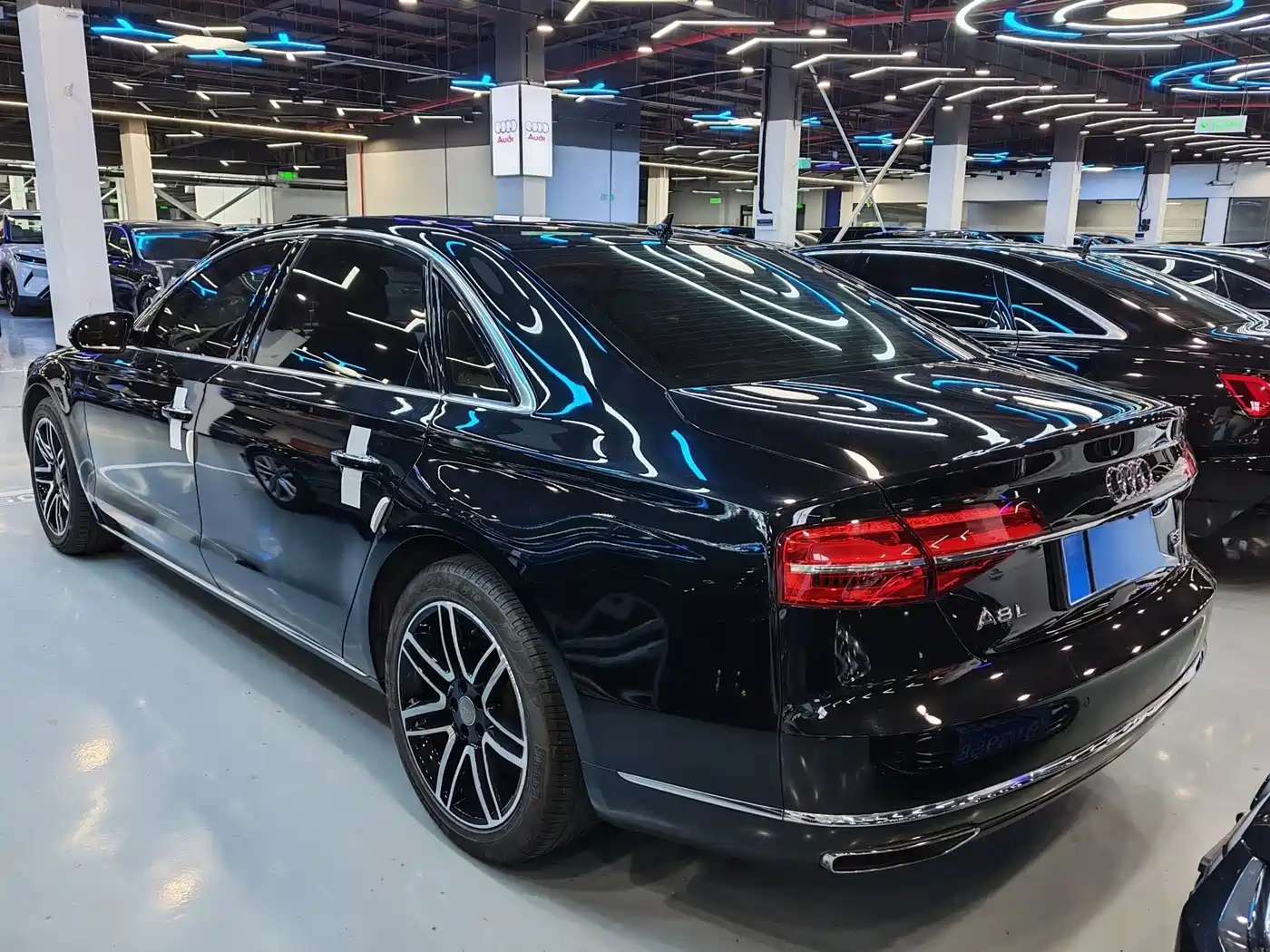 Audi A8 2017 A8L 45 TFSI quattro Comfort фото 24