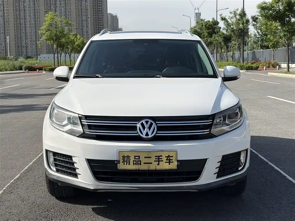Volkswagen Tiguan 2015 2.0TSI Automatic 4WD Luxury фото 6