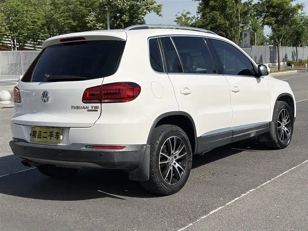 Volkswagen Tiguan 2015 2.0TSI Automatic 4WD Luxury фото 11