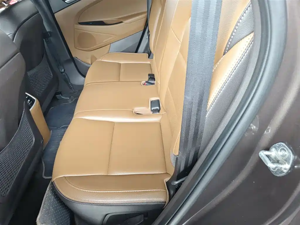 Hyundai Tucson 2015 1.6T Dual Clutch 2WD Leading фото 17