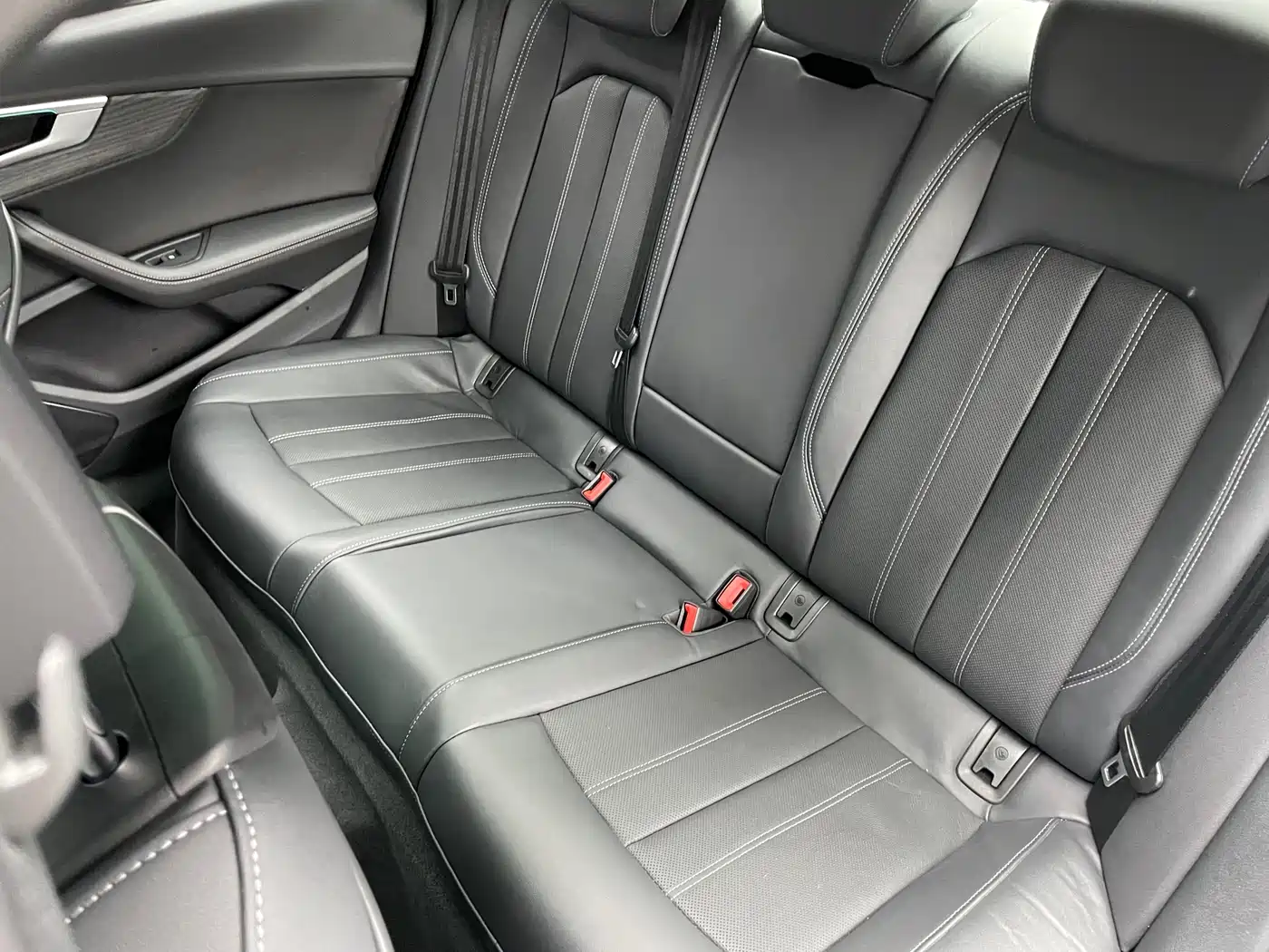 Audi A4L 2023 40 TFSI Luxury Sport фото 22