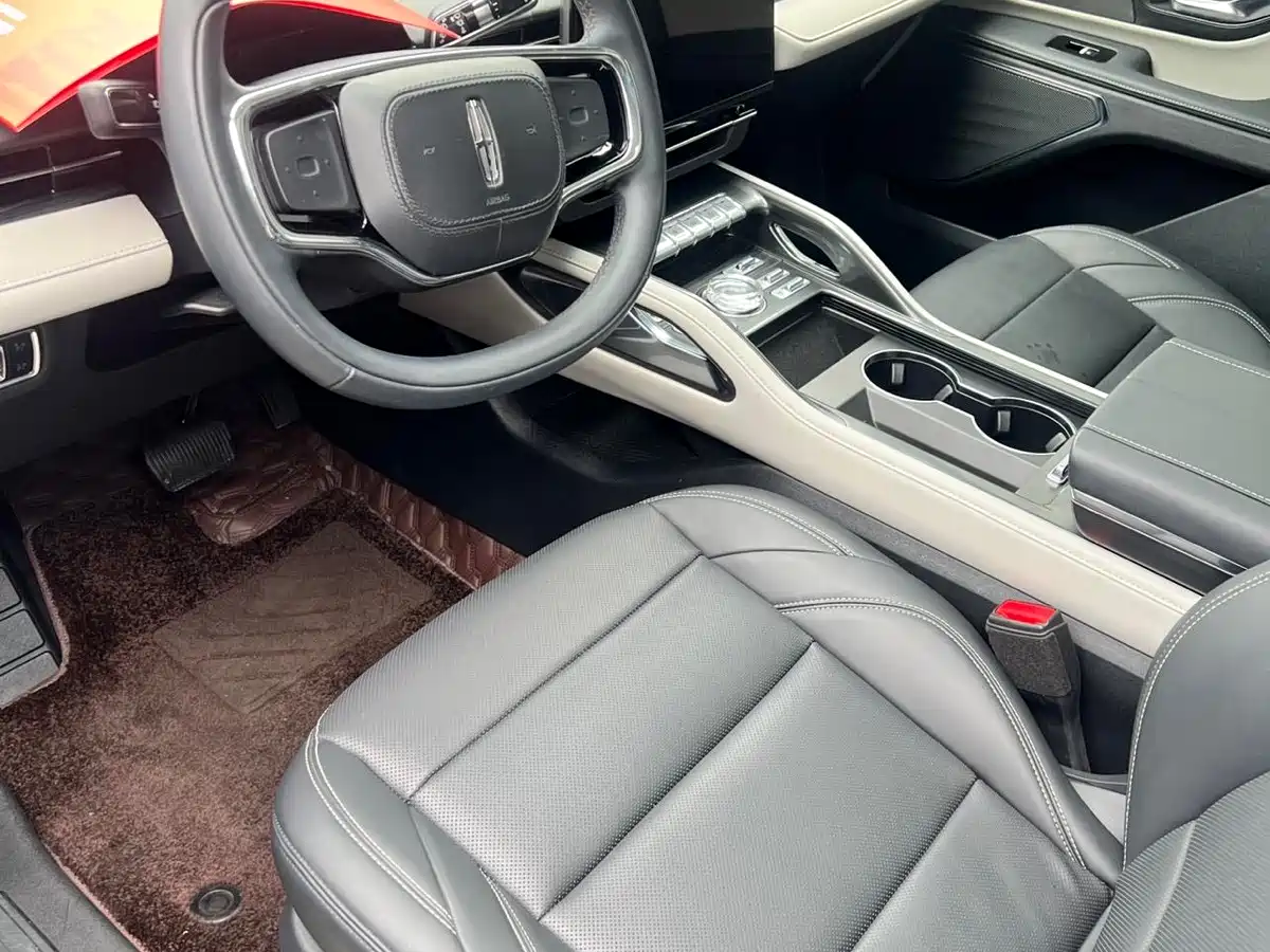 LINCOLN NAVIGATOR
