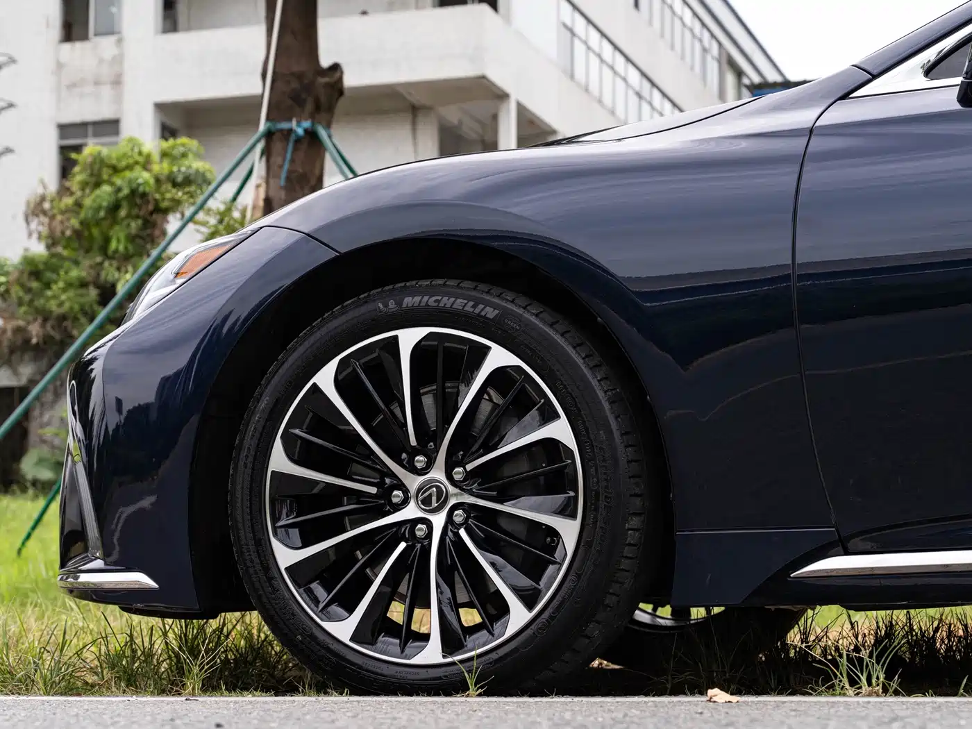 Lexus LS, миниатюра 8