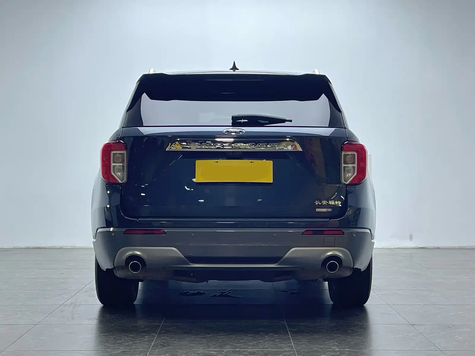 Фото 4 - Ford Explorer