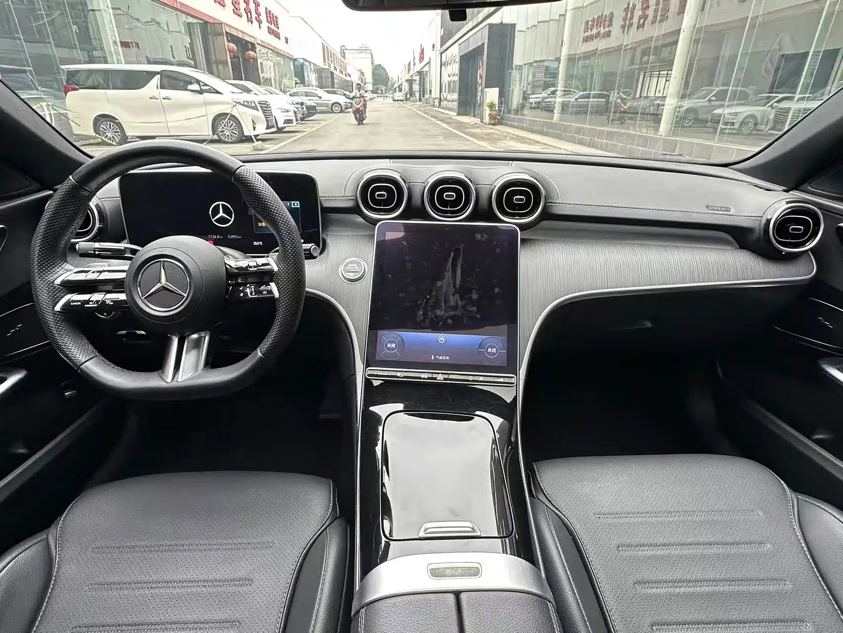 Фото 4 - Mercedes-Benz C-Class