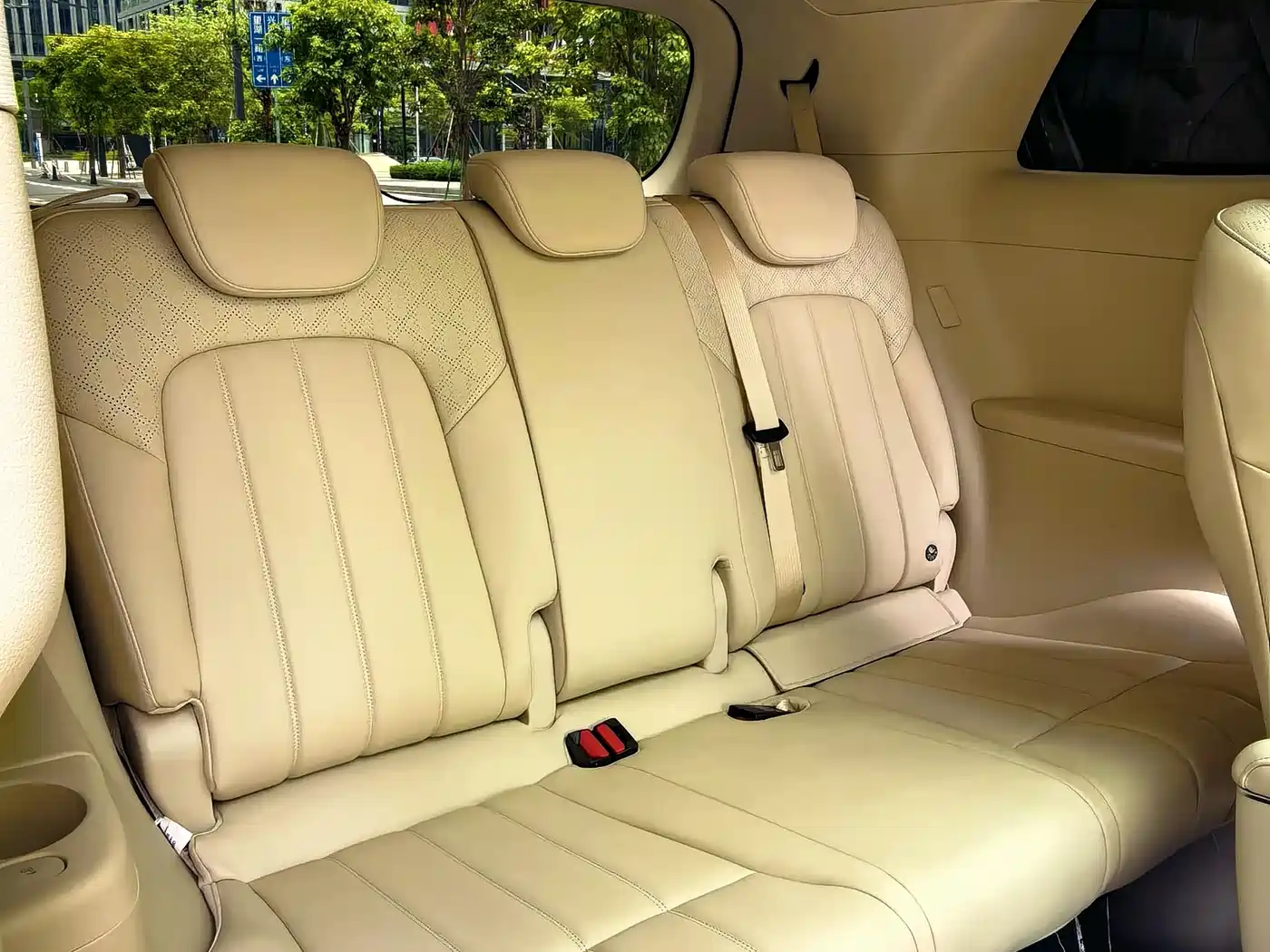 Voyah Auto Voyah Dreamer 2024 PHEV Extended Range Premium Edition фото 38