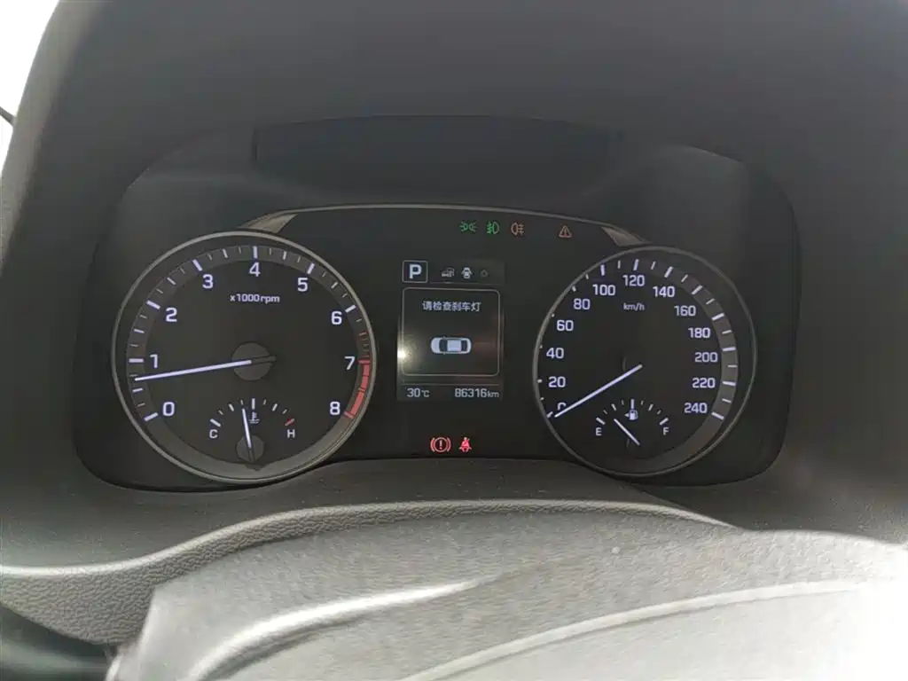 Hyundai Elantra 2016 Model 1.6L Automatic Smart Elite фото 12