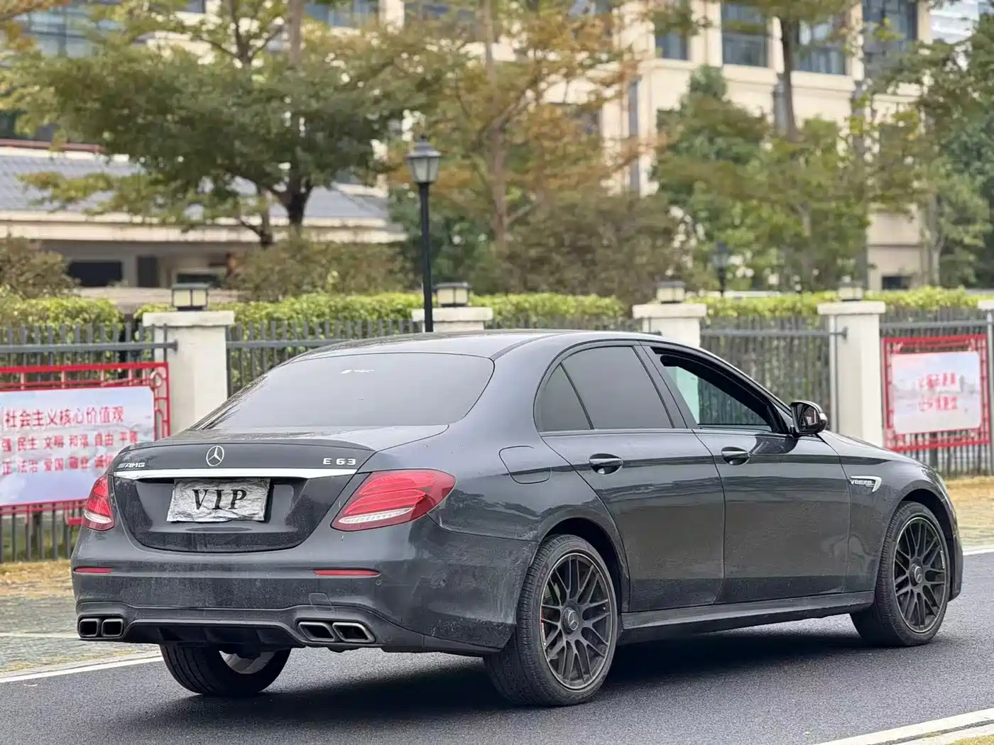 MERCEDES-BENZ E CLASS
