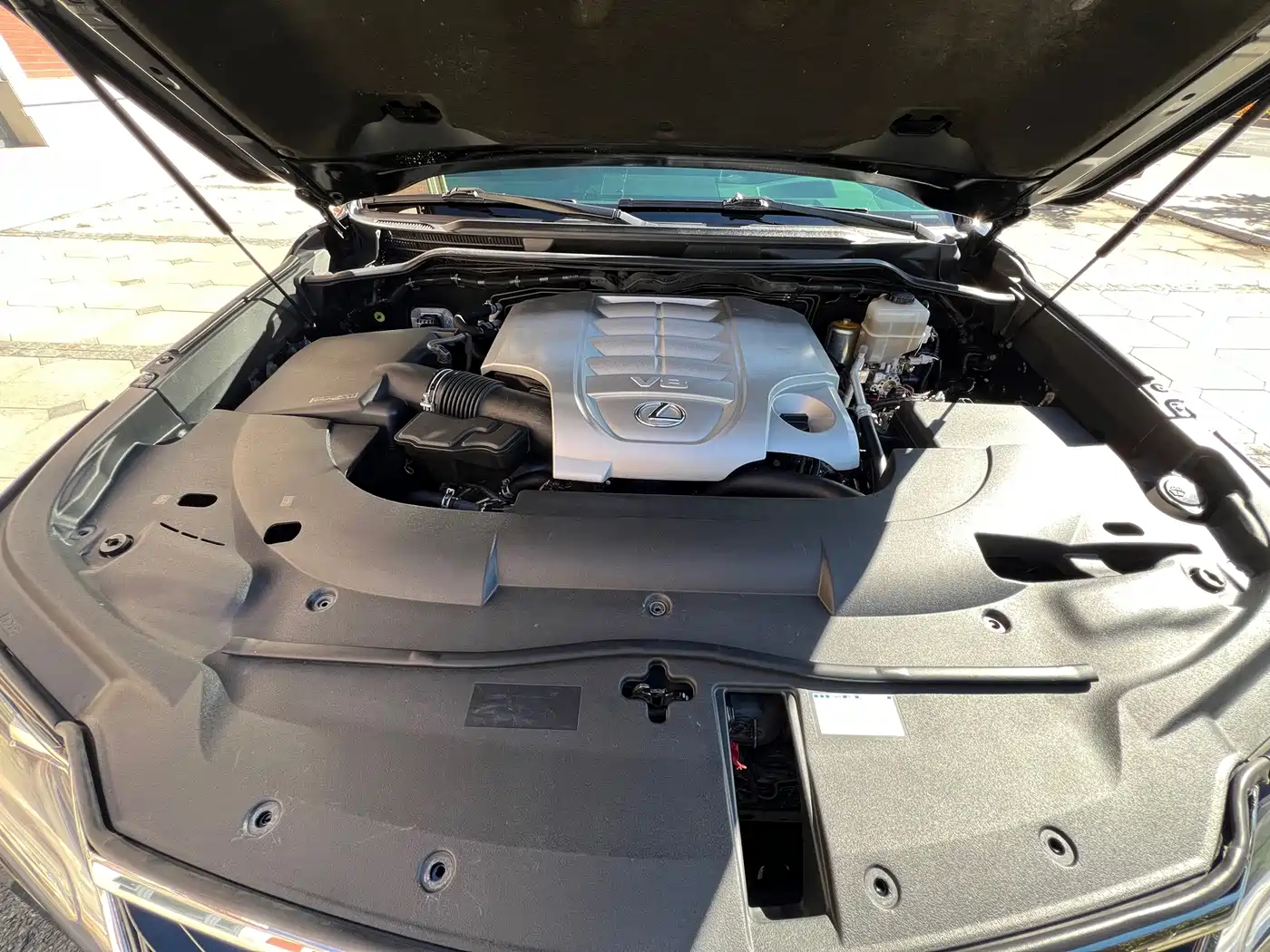 Фото 20 - Lexus LX