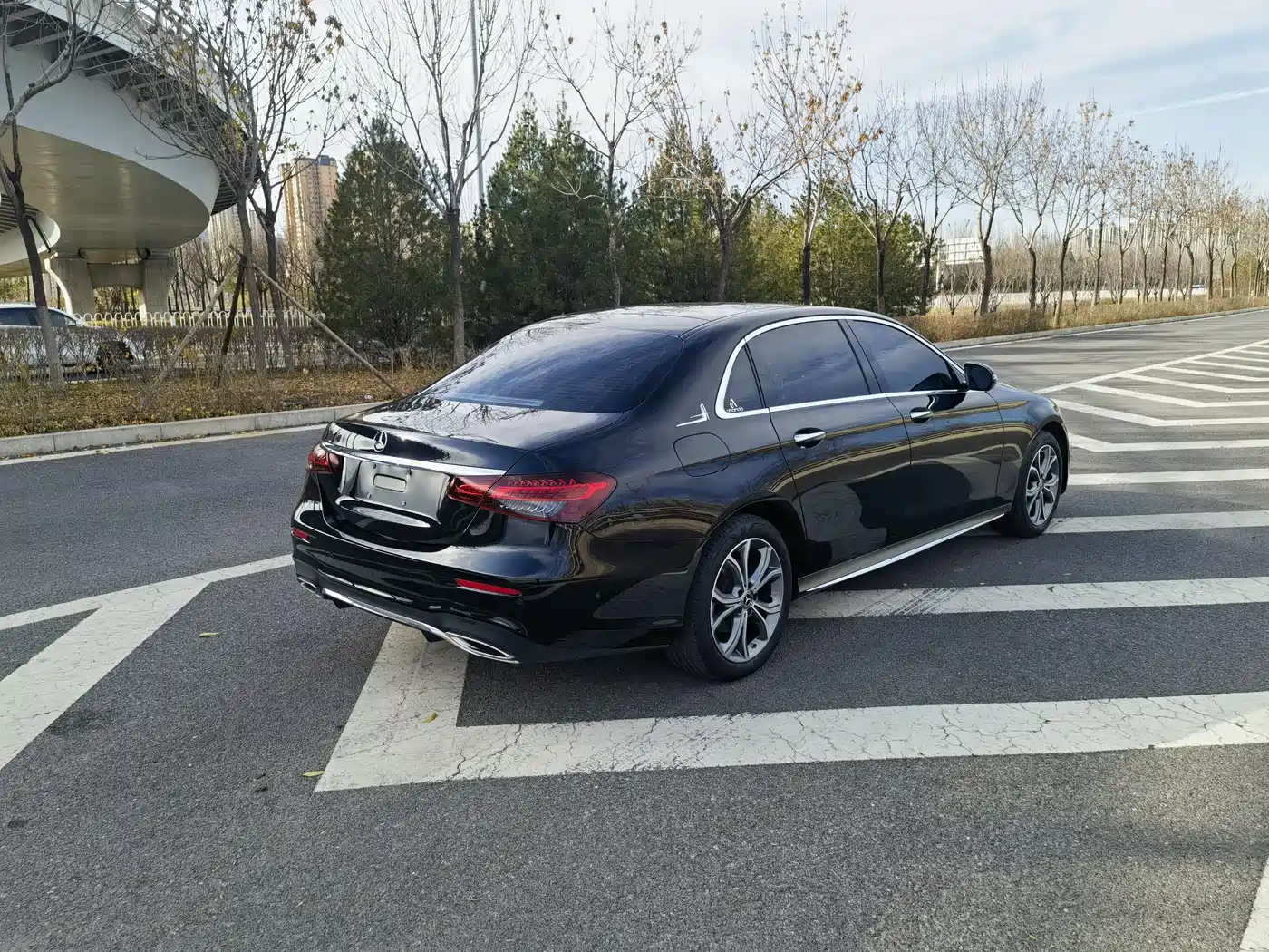 MERCEDES-BENZ E CLASS