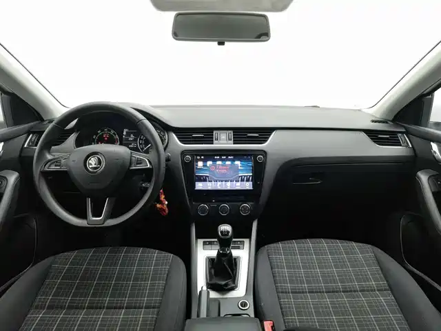 Škoda Octavia 2019 1.5L Manual Comfort Edition — фото 5