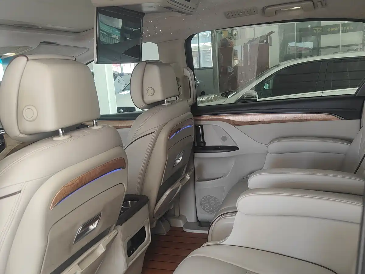 Buick GL8 2018 ES 28T Luxury Type China VI фото 9