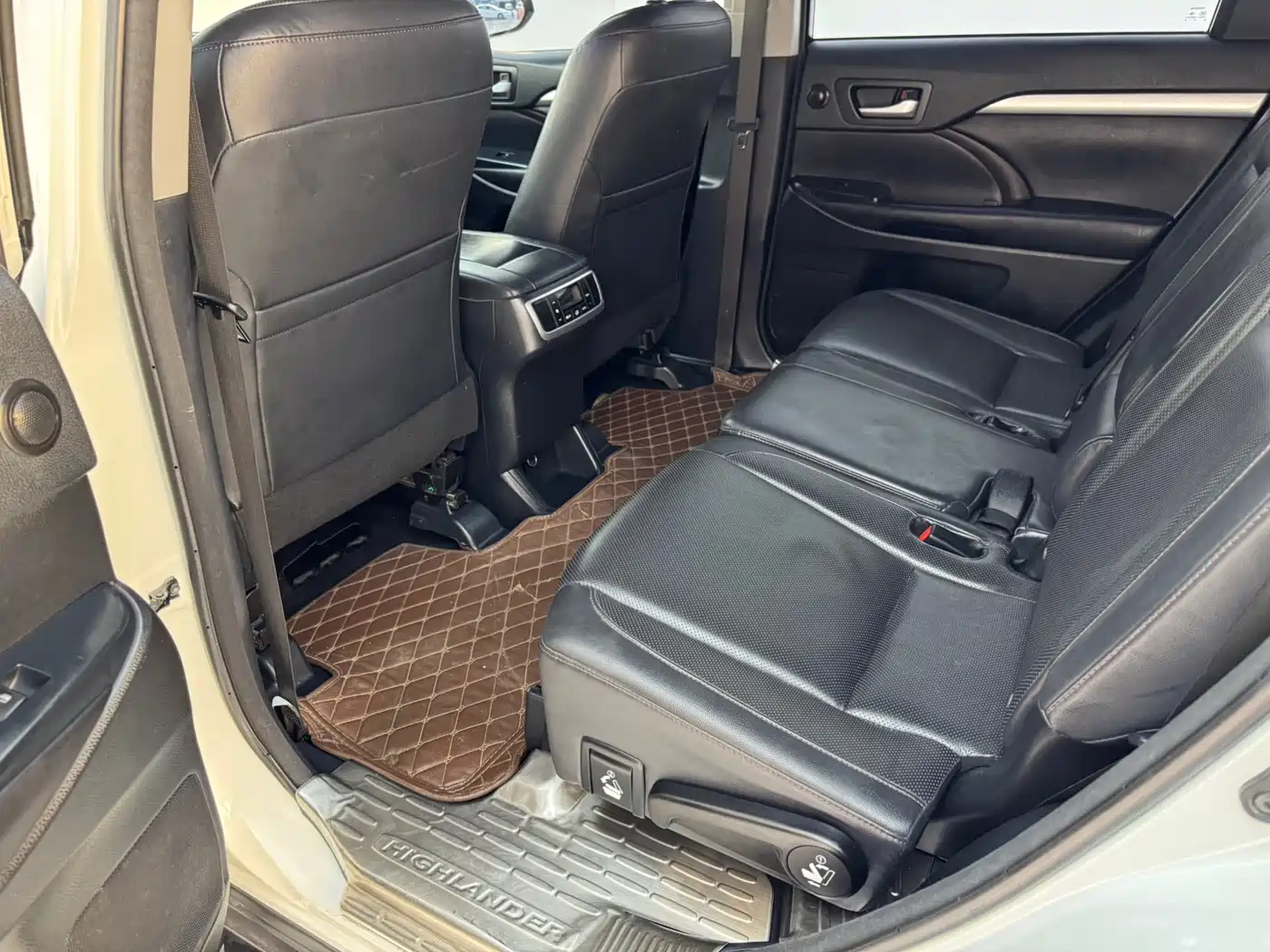 Toyota Highlander 2015 2.0T AWD Luxury Edition 7-seater фото 9