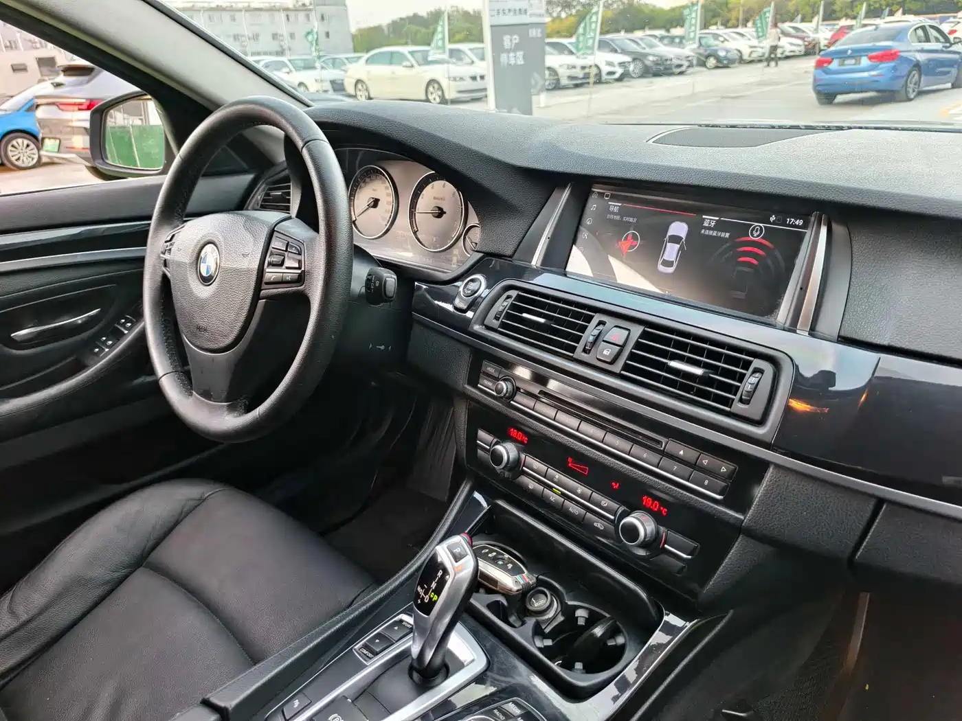 BMW 5 Series 2013 520Li Elegance фото 15