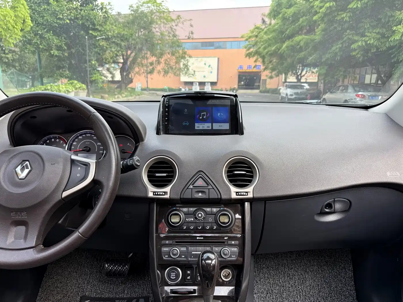 Renault Koleos (Import) 2014 2014 2.5L 4WD Comfort Edition