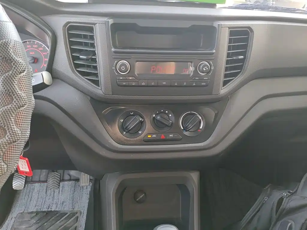 Wuling Motors Wuling Hongguang V 2024 2022 1.5L Power Take Edition Electric Power Steering LAR