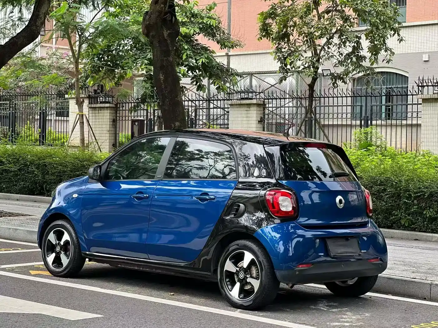 smart forfour 2018 2018 1.0L 52kW Passion Edition