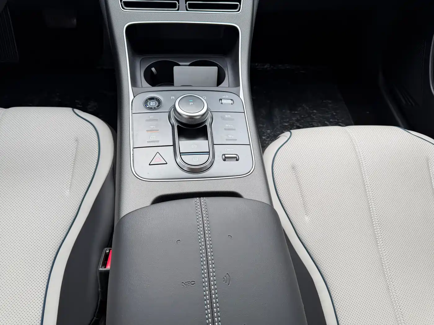 BYD Destroyer 05 2024 Glory Edition DM-i 55KM Luxury фото 12