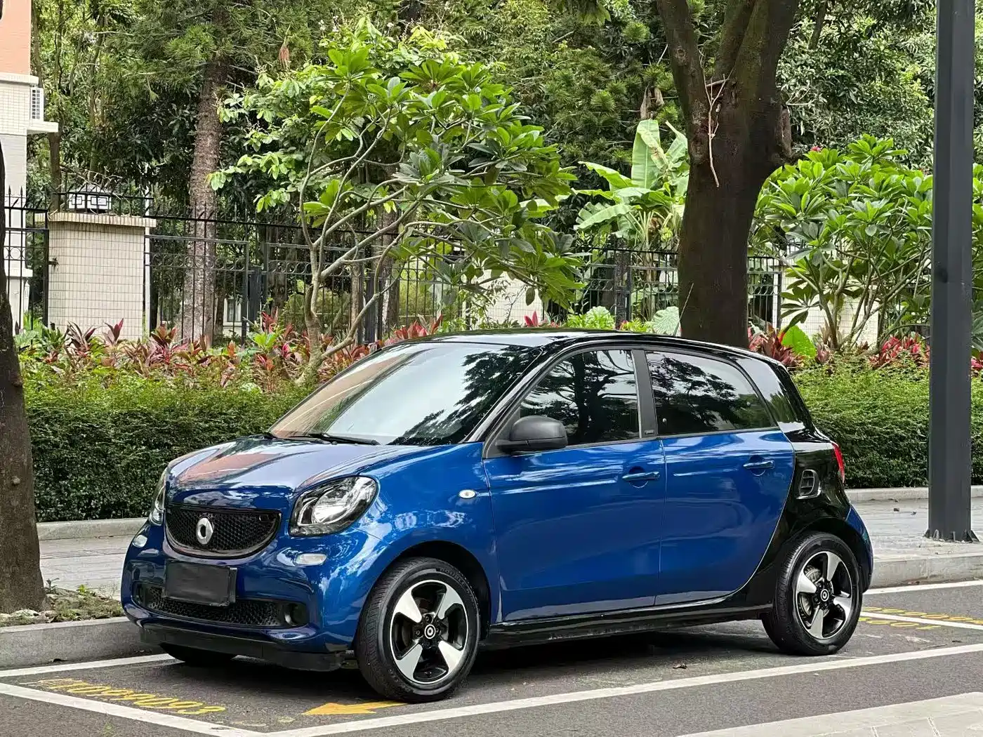 smart forfour 2018 2018 1.0L 52kW Passion Edition