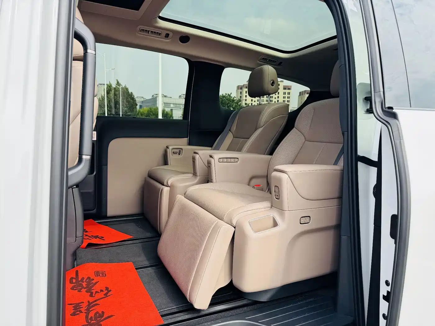 Li Auto MEGA 2026 2025 Model Home Family Special Edition