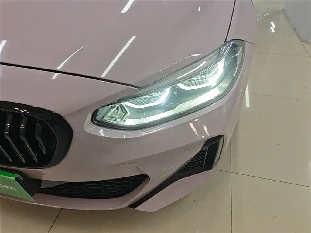 BMW 1 Series 2022 125i M Sport Shadow Edition фото 24