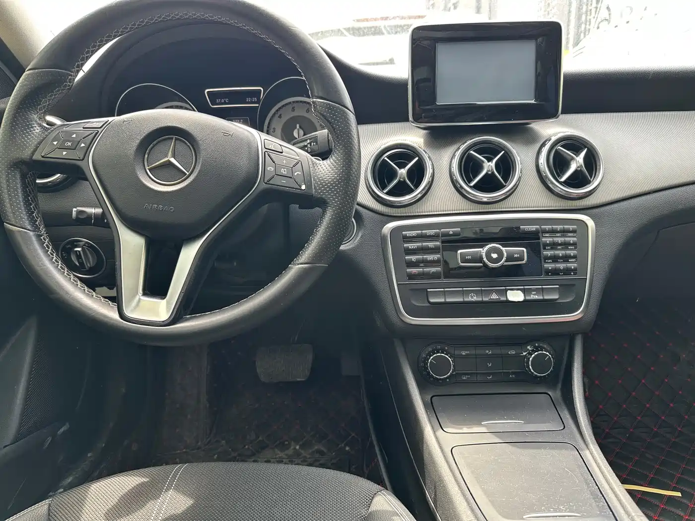 Mercedes-Benz GLA (Import) 2015 GLA 200 фото 8