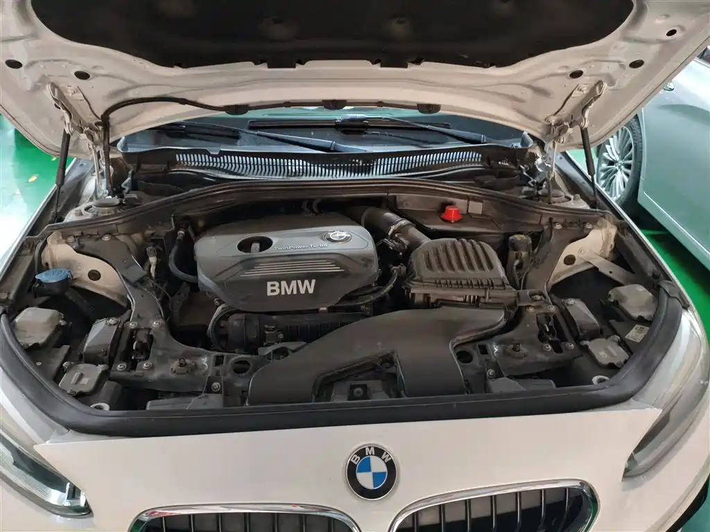 BMW 1 Series 2017 118i Sport фото 10