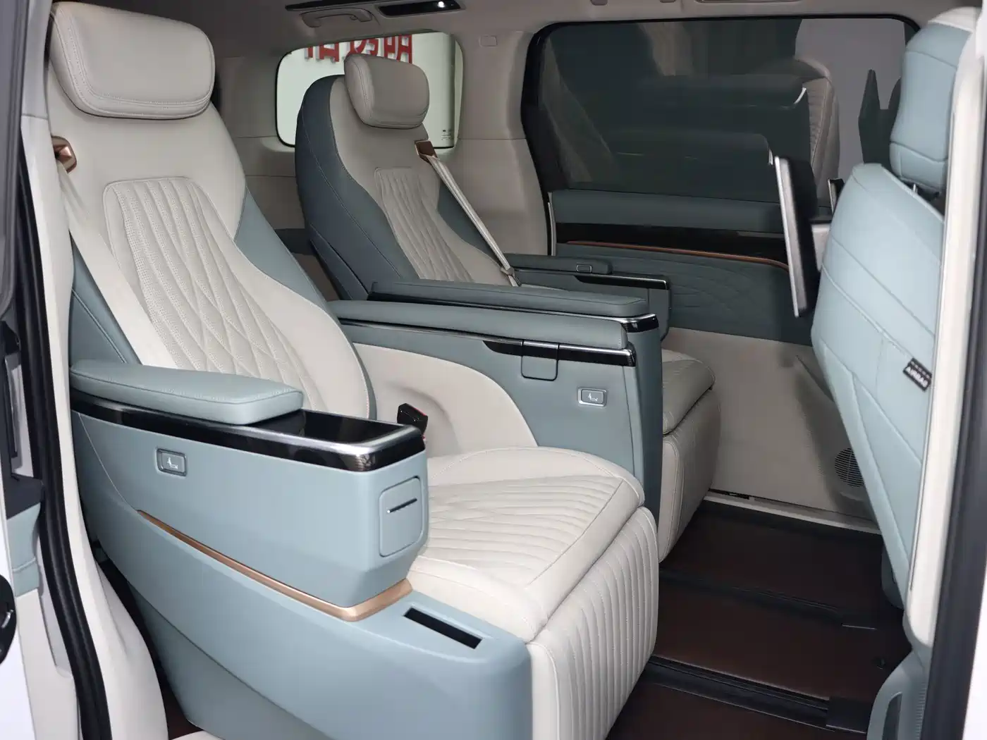 SAIC Maxus Maxus G90 2022 2022 2.0T Interstellar 7-seater