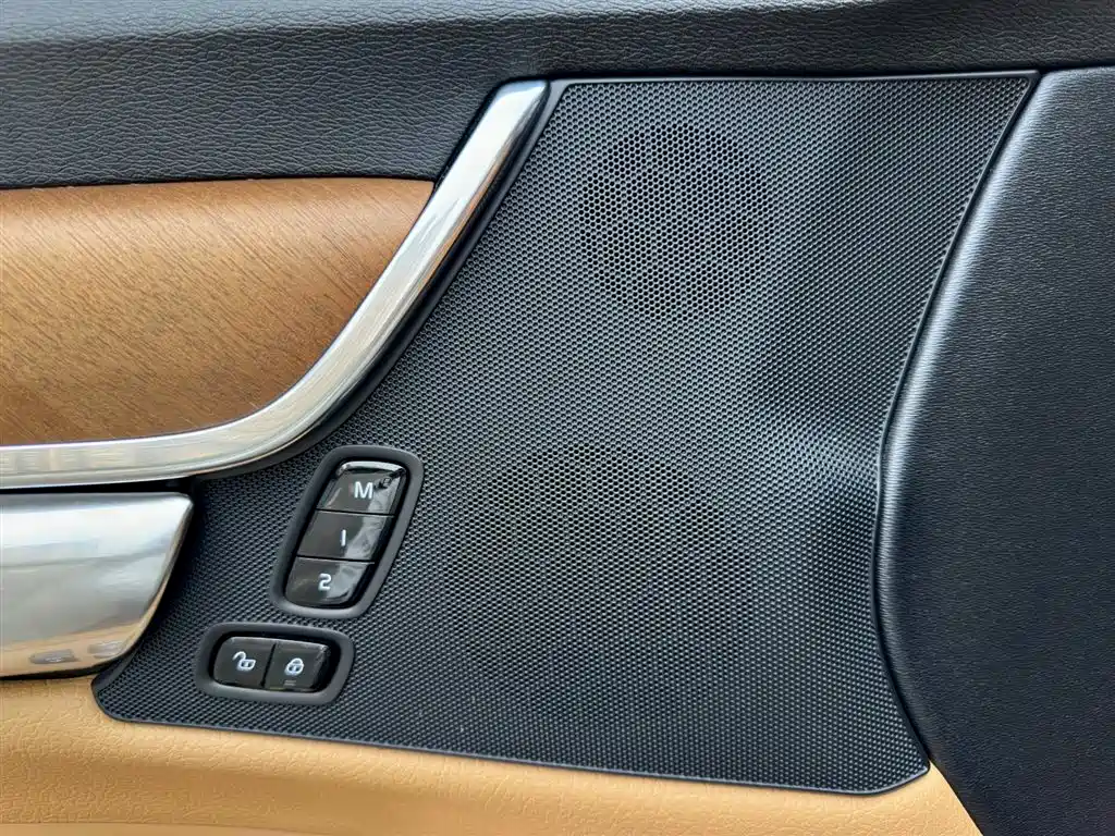 Фото 21 - Volvo S90
