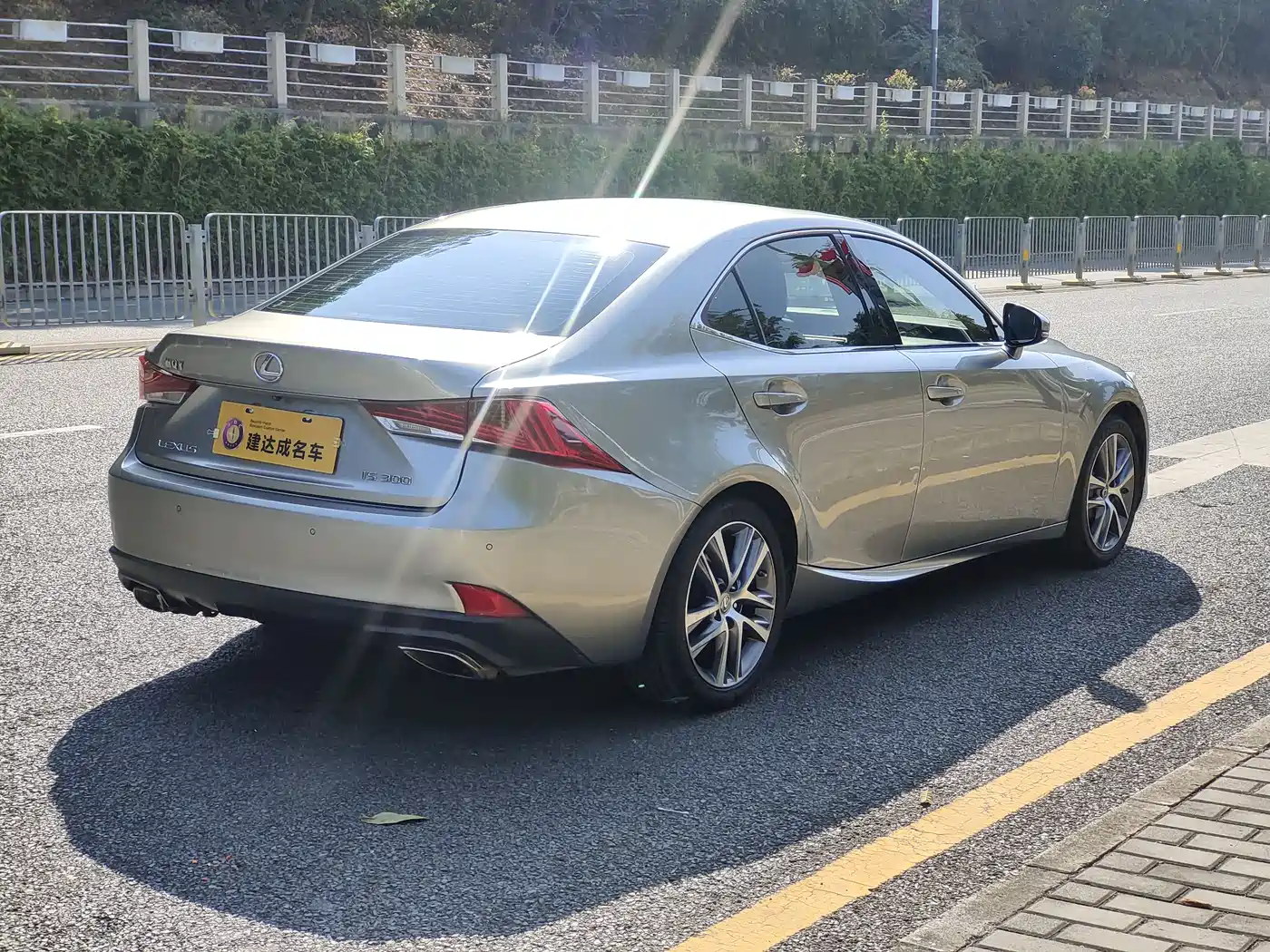 Lexus IS 2017 300 Fashion Edition фото 4