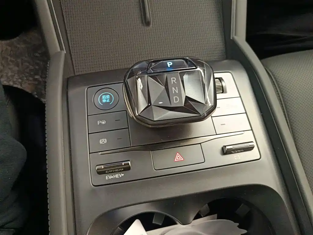 BYD Qin L 2025 DM-i Smart Drive 80KM Premium фото 14