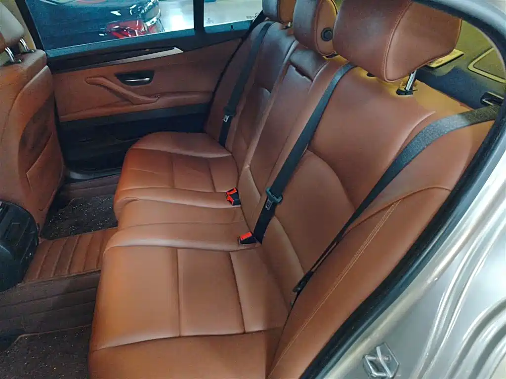 BMW 5 Series 2014 525Li Leading фото 13